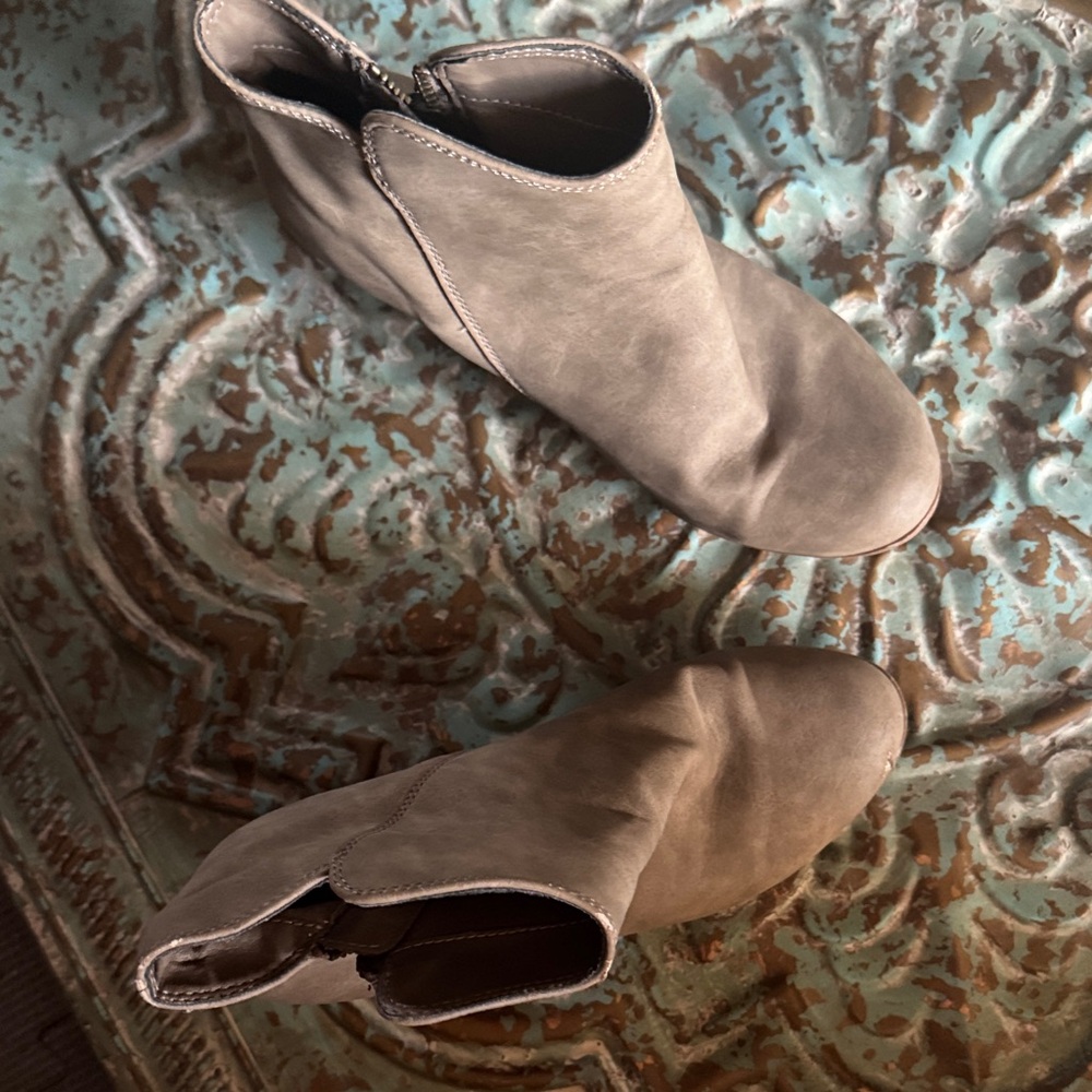 Michael Shannon Taupe Ankle Boots